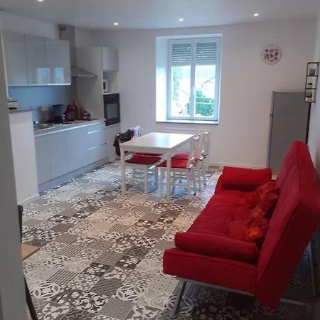 Frasne Logement Entier. Gite Les Brimbelles エクステリア 写真